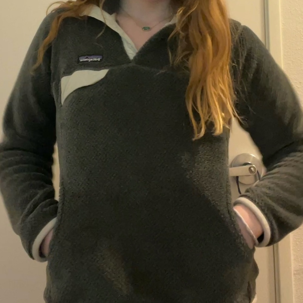 Patagonia grey and cream T-snap Synchilla pullover